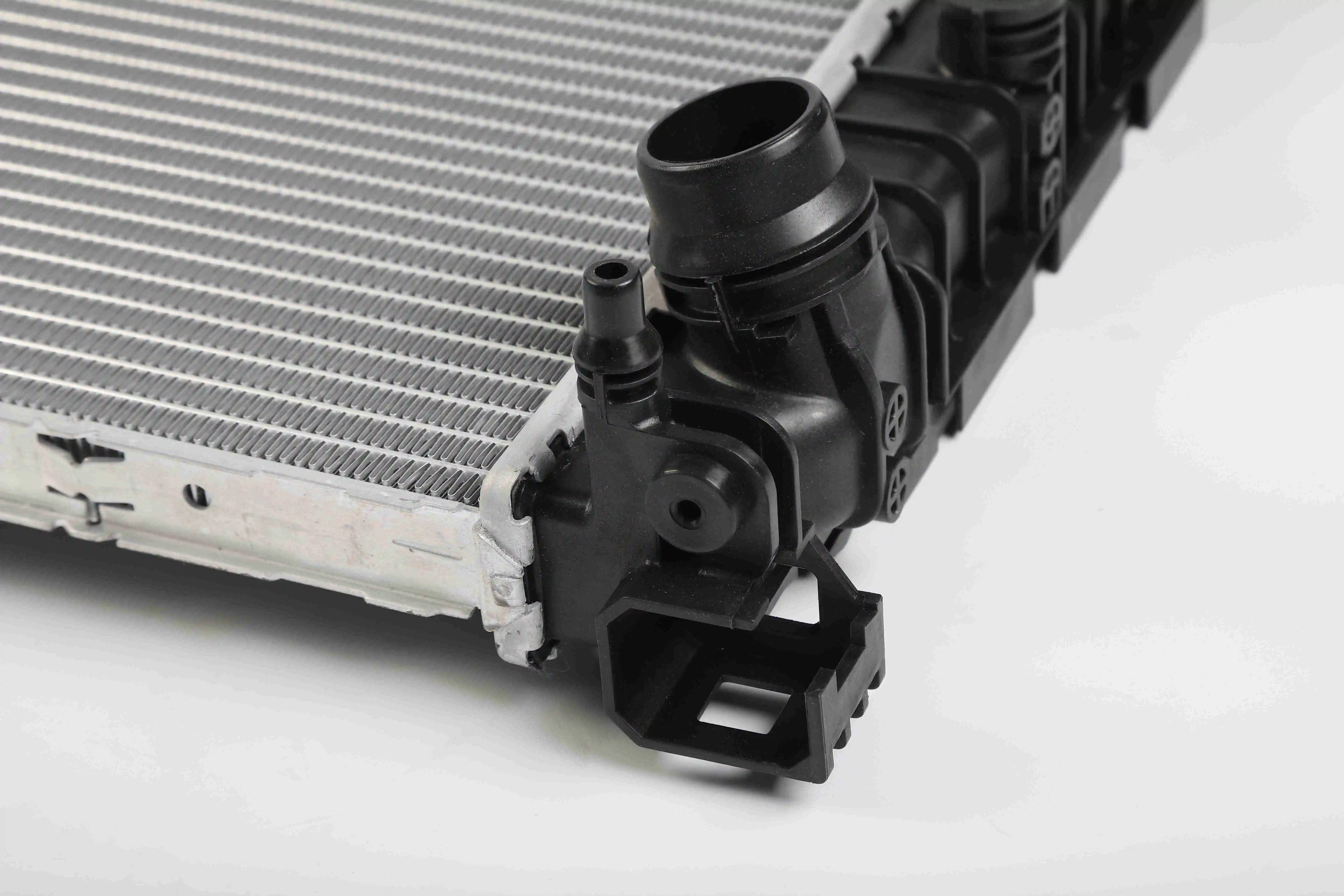 Auto Spare Parts Water Cooling System Oil Cooler Radiator Prices Engine Radiator for TOYOTA16400-62150  16400-62150