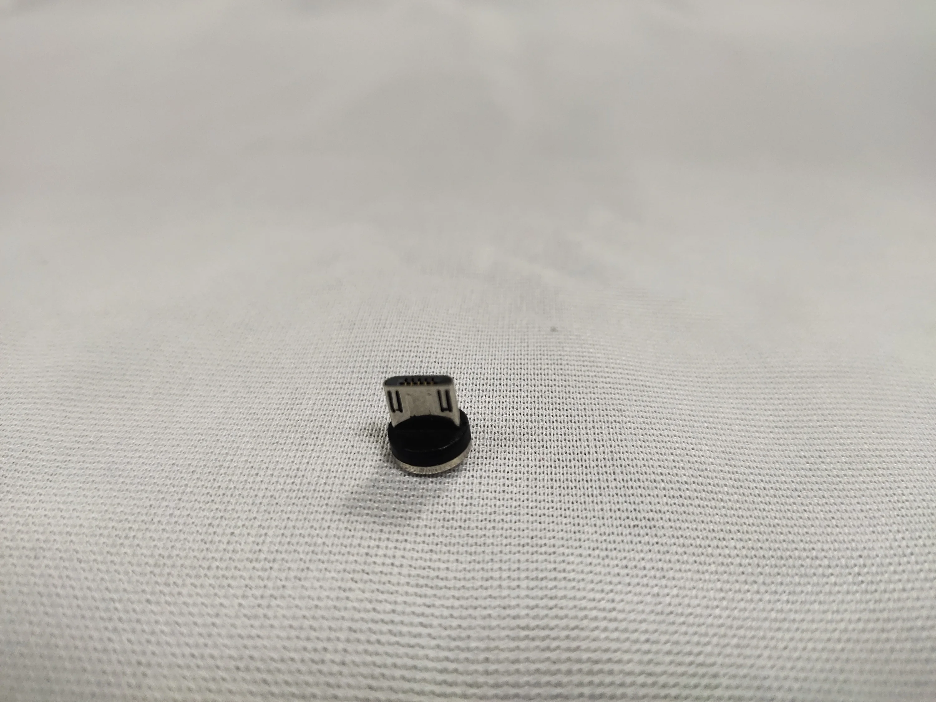 Round Magnetic USB 3 in 1 Magnet Charger USB-C Cable With Type-C Micro USBA lOS Charging Cable For Phone And Smart Watch  2M