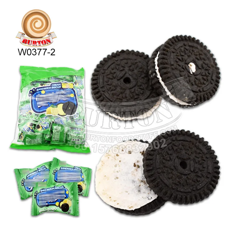 Новое сэндвич-печенье с молочным