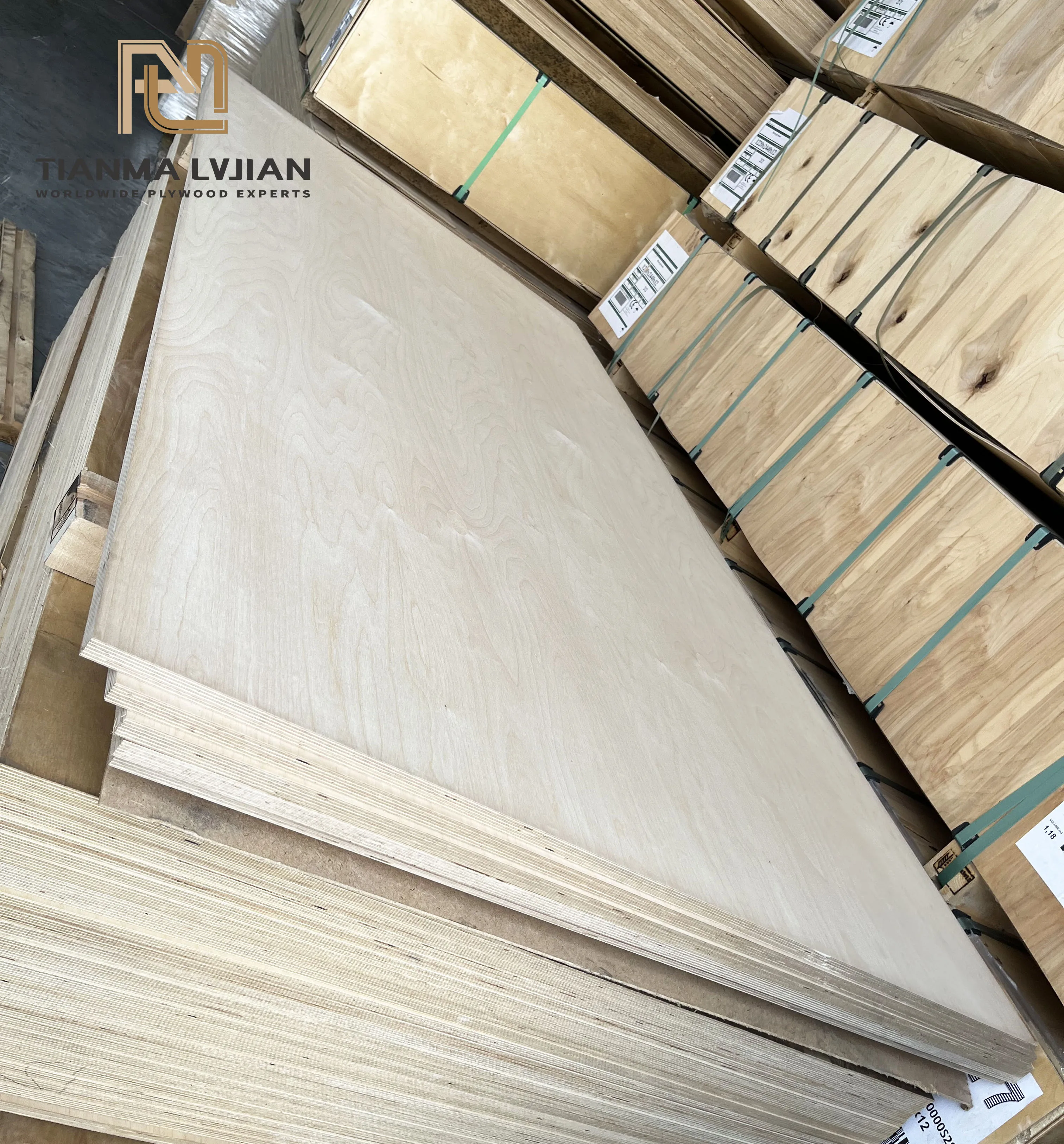 Customize Multiple Sizes 18mm Wood Full Birch Plywood Sheet 4x8 for Furniture Making