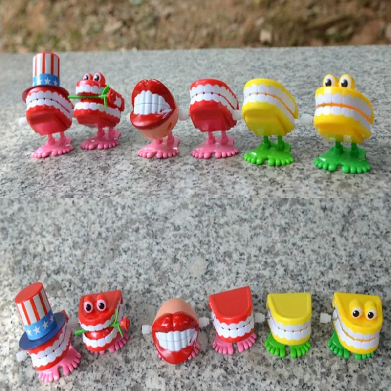 Игрушечная игрушка в форме зубов