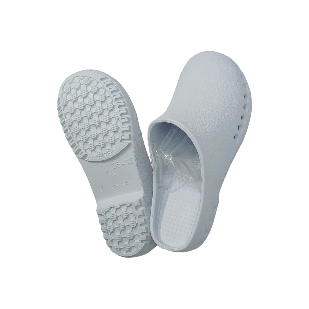Custom Size All Seasons Comfortable Waterproof Anti-Slip Soft Medical Light Weight Surgical Clogs Shoes