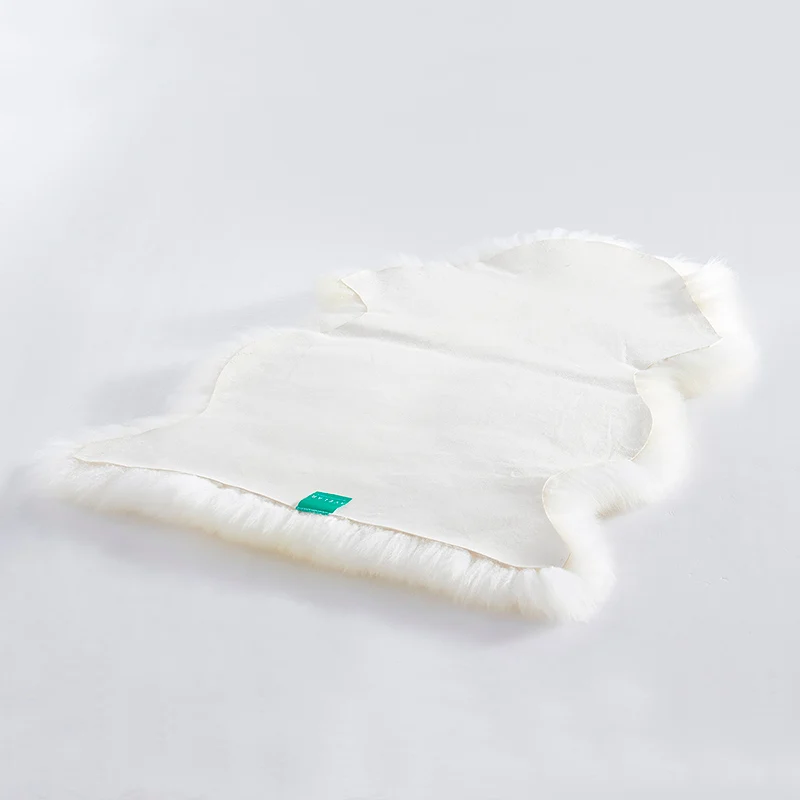 2023 White Fluffy Animal fur carpet and rug living room pelt Genuine sheepskin area shaggy Australia sheep skin rug logo