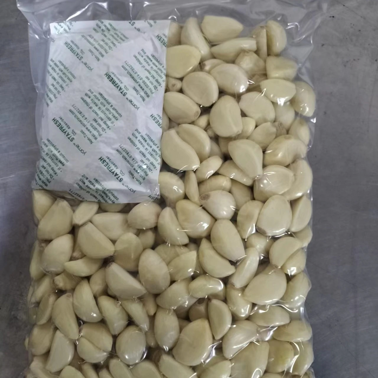 Fresh peeled garlic clove kindly of vacuum bag and jar  peeled garlic grade cheaper price