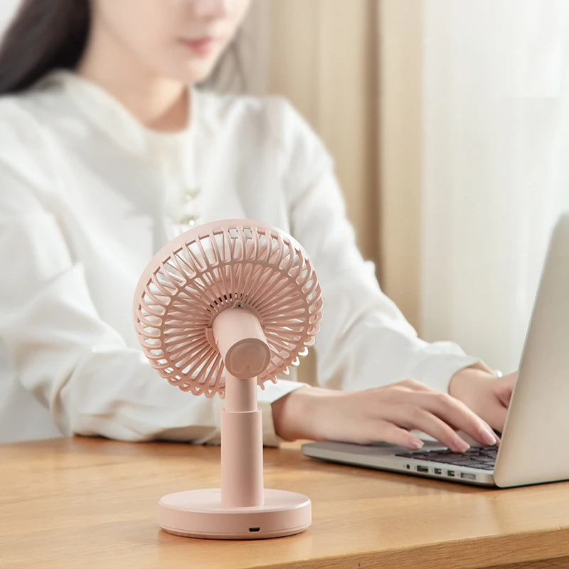 USB new student dormitory office creative activity gift mini charging shaking head mute small fan stand table desktop fan