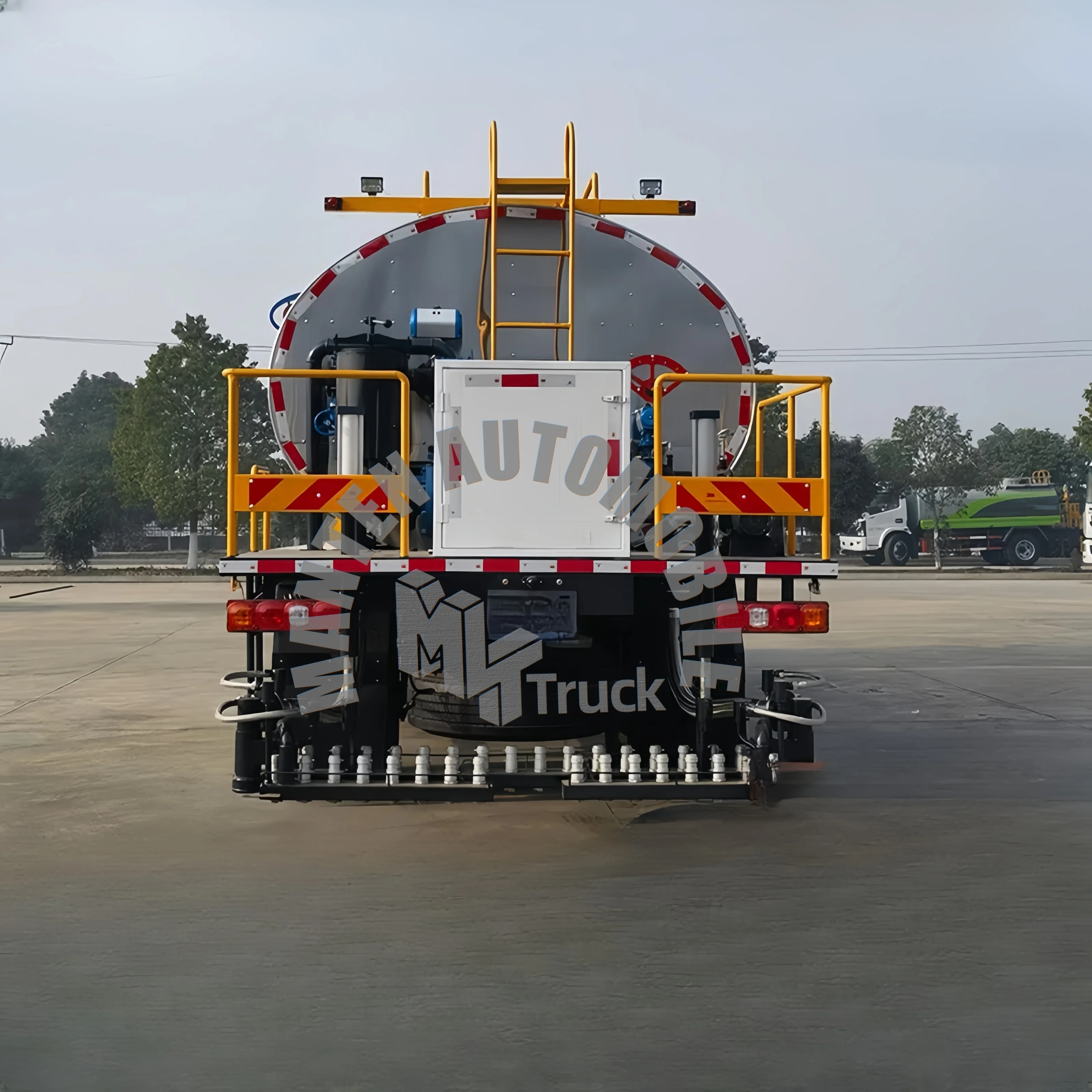 Good Quality 6*4 3Axle Asphalt Liquid Sprayer 16CBM LHD RHD Bitumen Emulsion Tanker