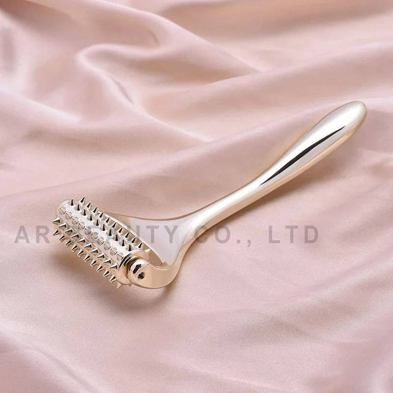 2023 New Design OEM Custom Logo Derma Roller Face Lift  Massager Roller Facial Roller