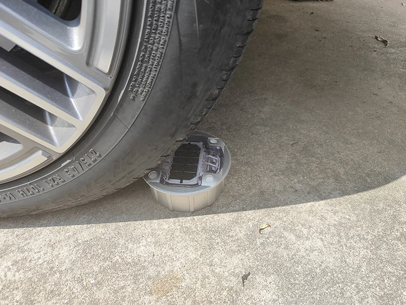 Factory Manufacture Wholesale High Quality 137MM Waterproof Green Color IP68 Solar Road Studs