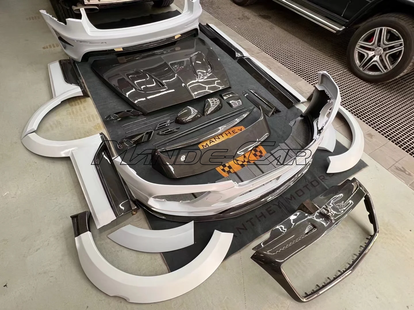 Wide May Style Carbon Fiber Mix Fiber Glass Car Bumpers Engine Hood Cover For Bentley Bentayga Body Kits Car Accessories