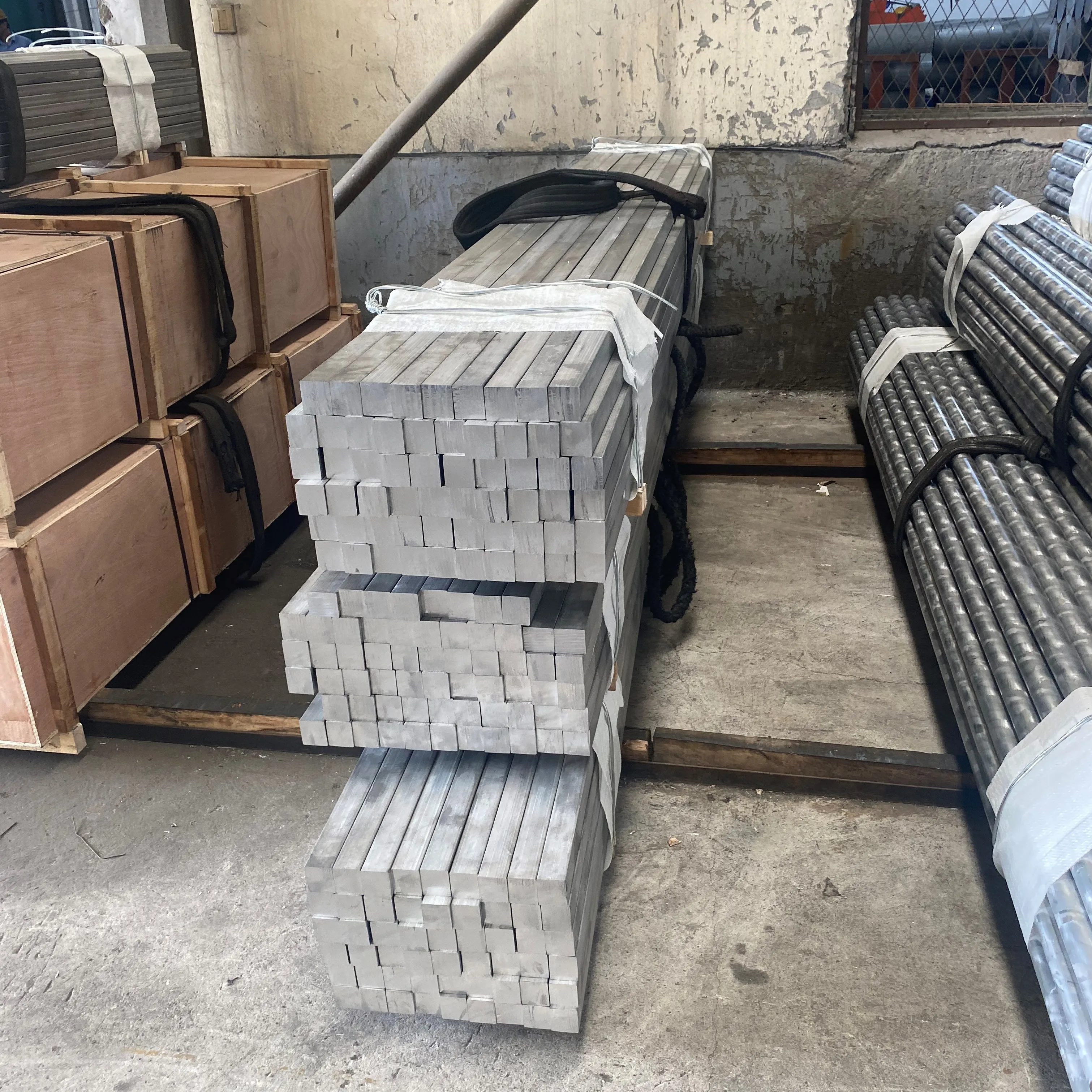 Высококачественный плоский/круглый стержень из экструдированного алюминия 2017/2014/2024