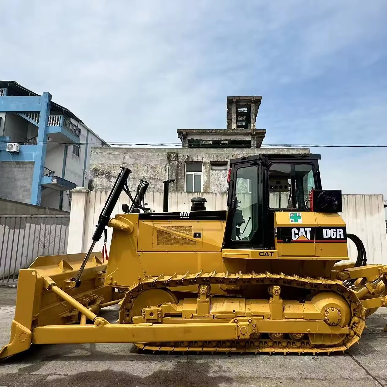 Good Price Cheap used caterpillar cat D6R bulldozer crawler dozer D6 D7 D8 for sale