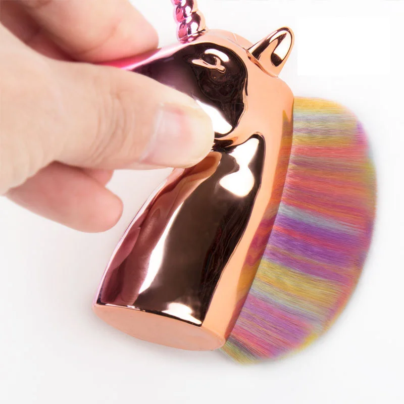 YaeshiiPortable galvanized horse head foundation brush single Synthetic Hair Horse Head Handle Loose Powder Blush Brush