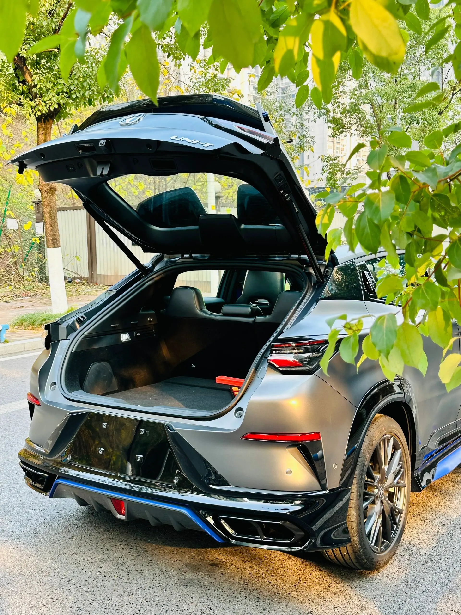 Uni-t 1 5 T Changan спортивный роскошный флагманский бензин мест внедорожник Uni Новый б/у в наличии