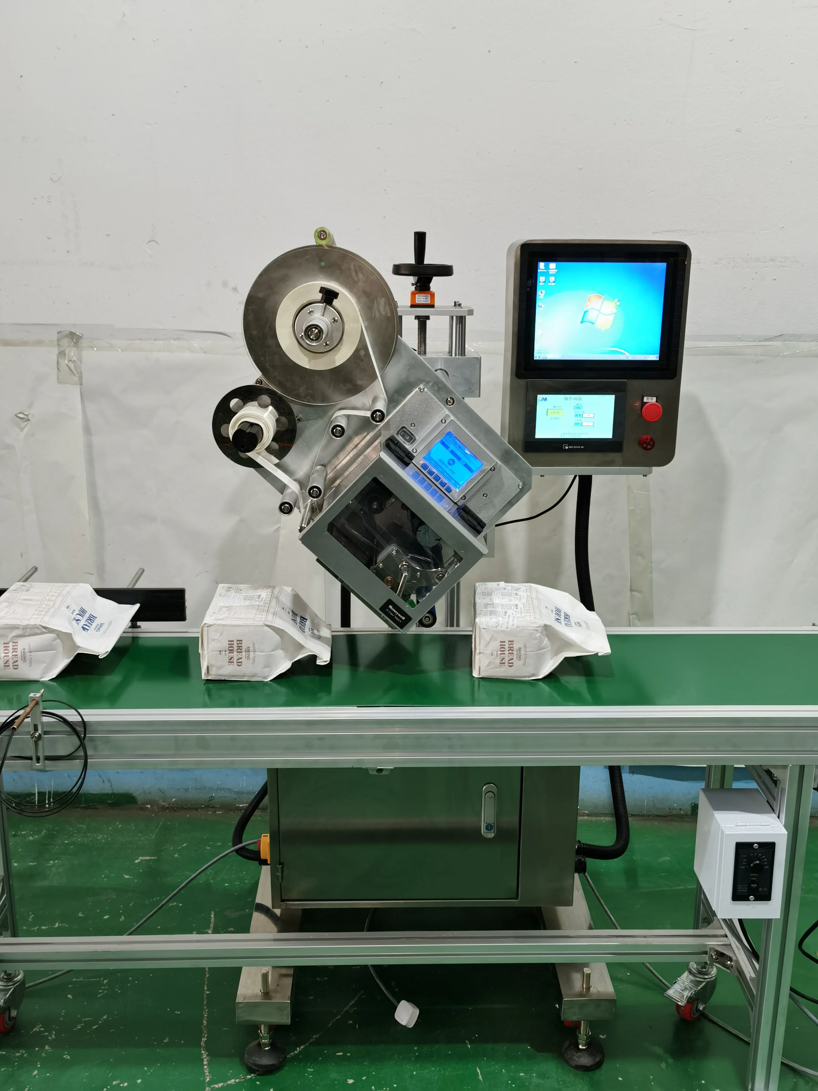 YM210P Automatic online flat top side Zebra printing labeling machine for bag pouch carton