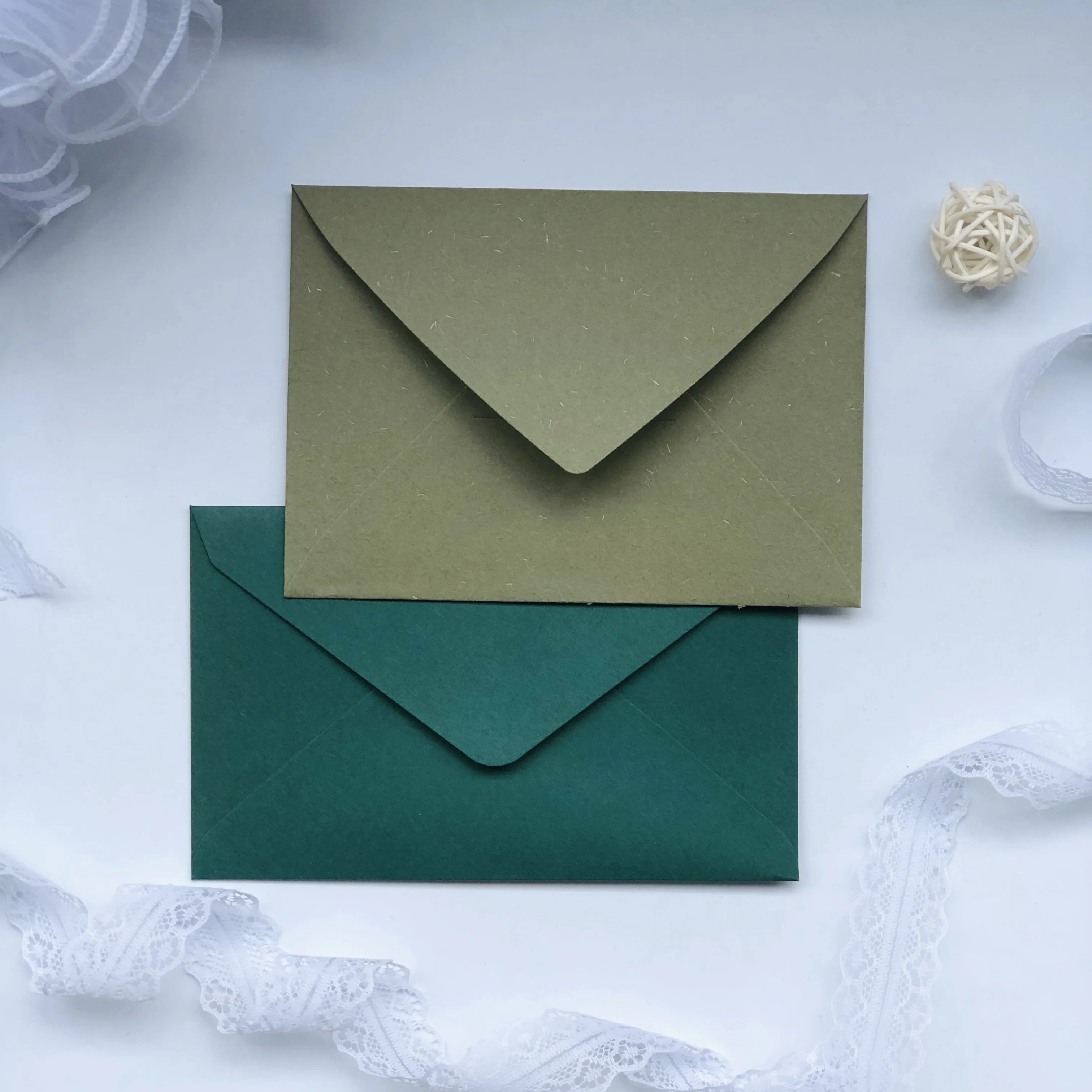 Low MOQ Matte Green Envelope Beautifully Decorated Craft Envelope Business Invitation