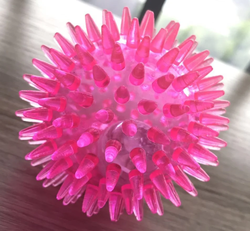 Wholesale PetToy Balls Dog Squeaky Toys Spiky Bouncy Teeth Cleaning Fetching Training Pet Toy Squeaker Ball Dog Toy