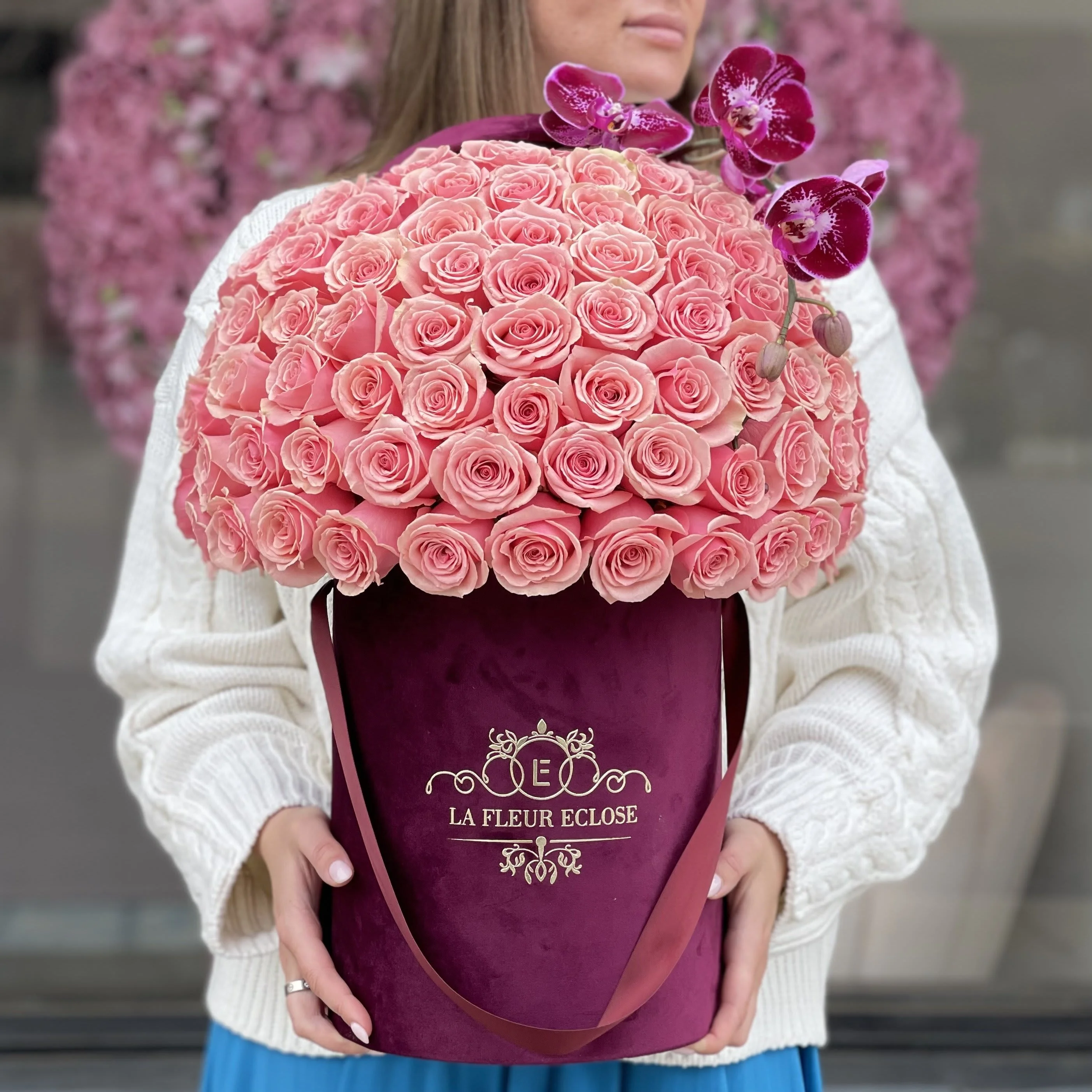 Velvet round flower boxes with custom logo printed,suede box for roses,Valentines gifts flower packaging boxes