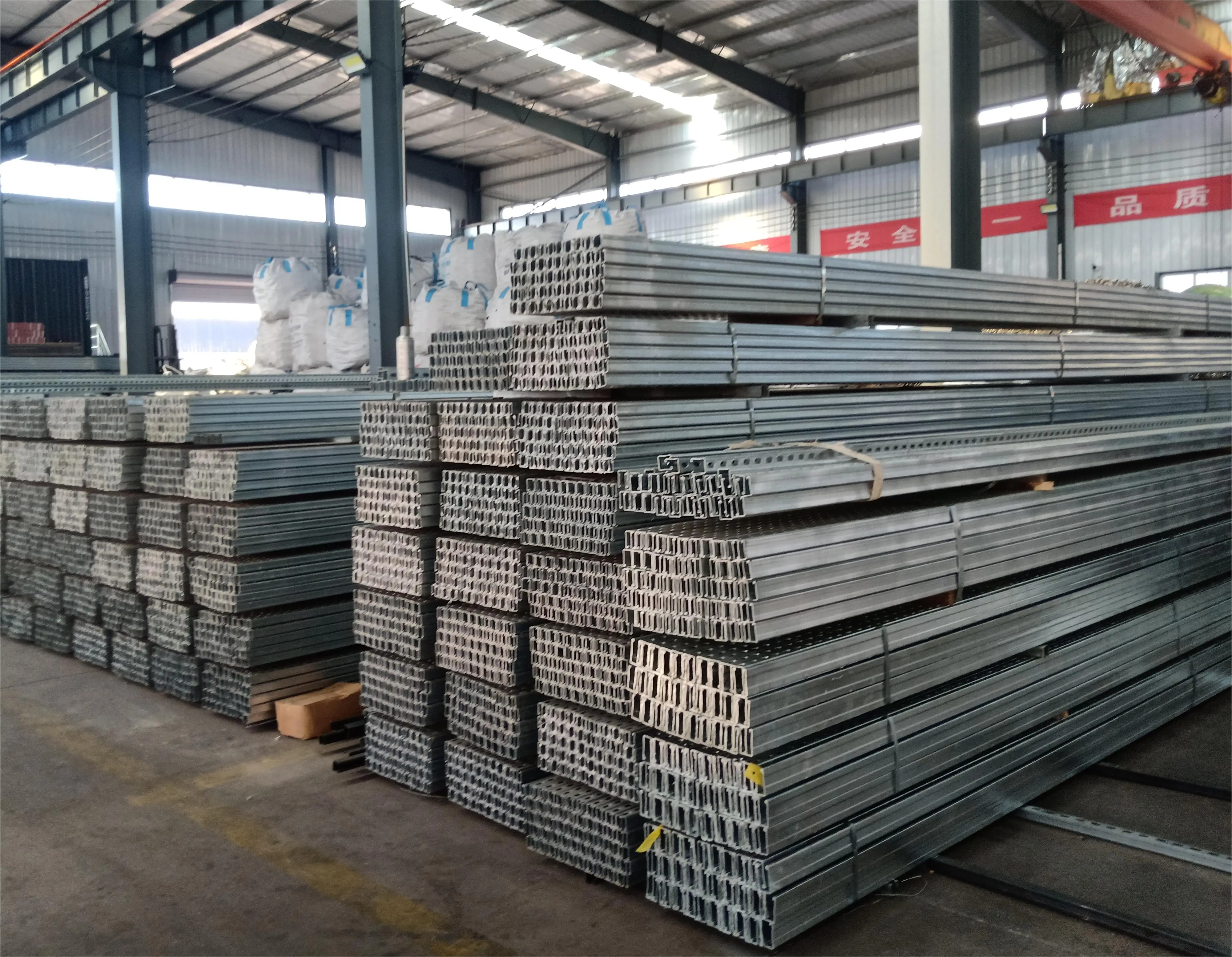 Manufacture Hot Dipped Galvanized C section purlins Support accessories Seismic Stents Bracket C Channel