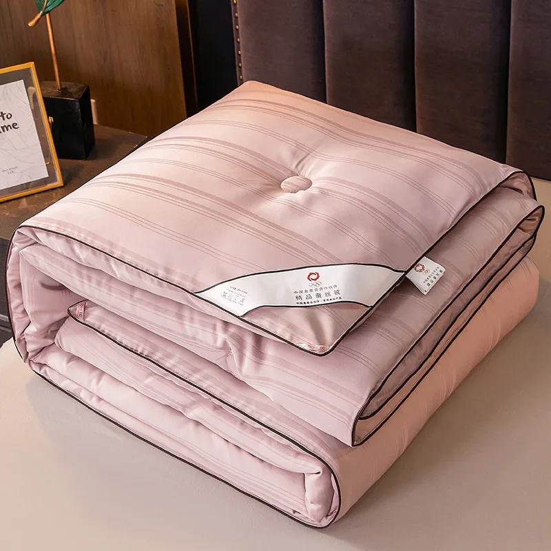 Mulberry Silk Comforter Super Thick Jacquard Quilted Embroidered Blanket for Hotel or Home Use