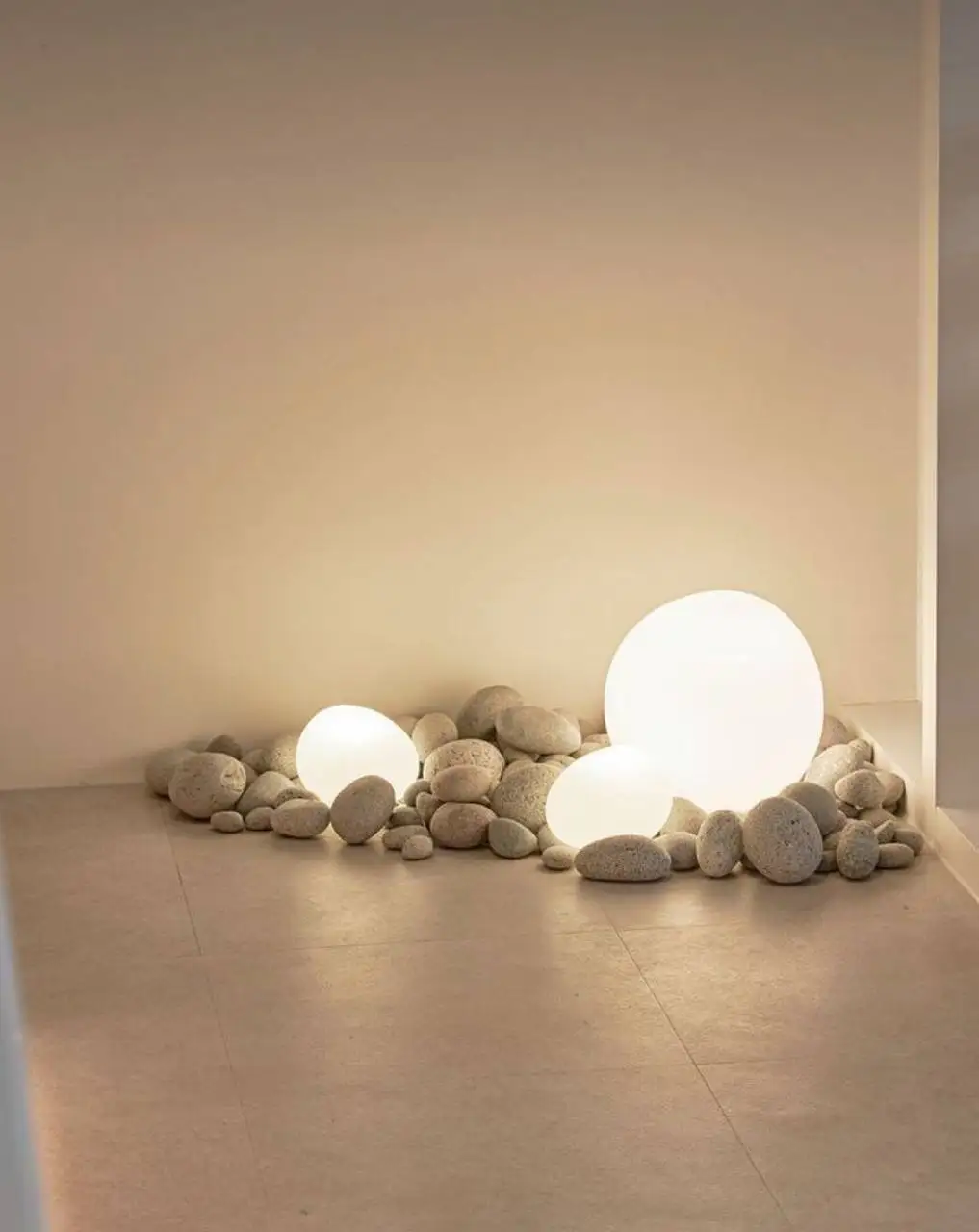 Landscape Light Outdoor Waterproof Solar Villa Garden Decoration Courtyard Luminous Stone Pebbles LED Lawn Light