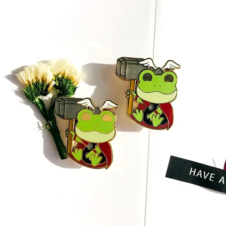 Позолоченные металлические изготовленные на заказ животных лягушка прозрачный обработанна пескоструйным вырезать фантазия жёсткий эмали штырь трафаретной печати для подарков на продажу