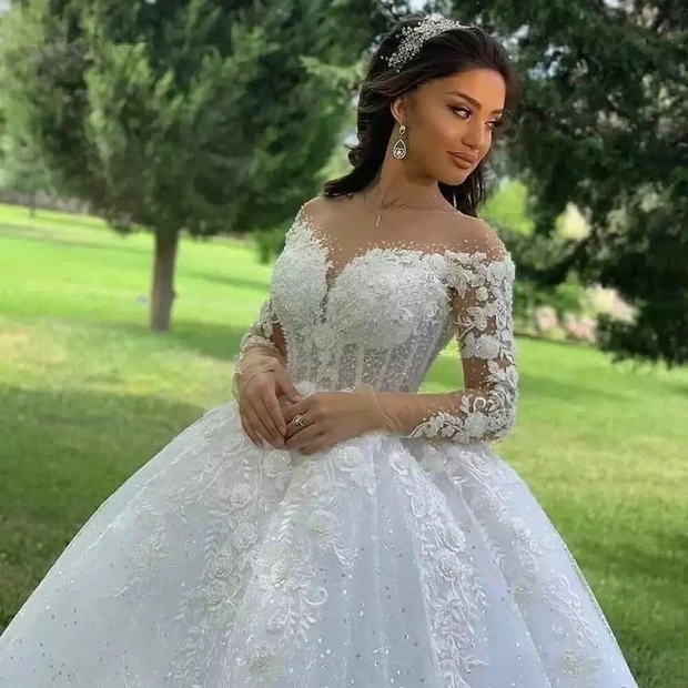 2022 Luxury Long Sleeves Customized Beaded Lace Fabric White Bridal Gowns modest Robe De Marier vestidos de novia Wedding Dress