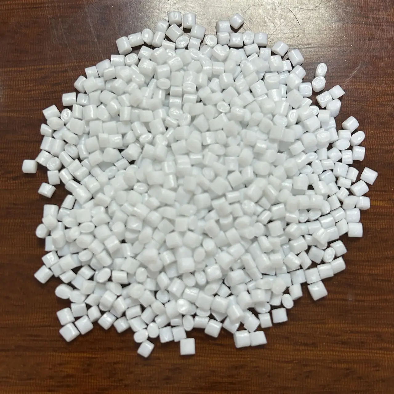 PET 302 Bottle Grade PET Raw Plastic Materials Granules Resin Factory Natural Color Pellets