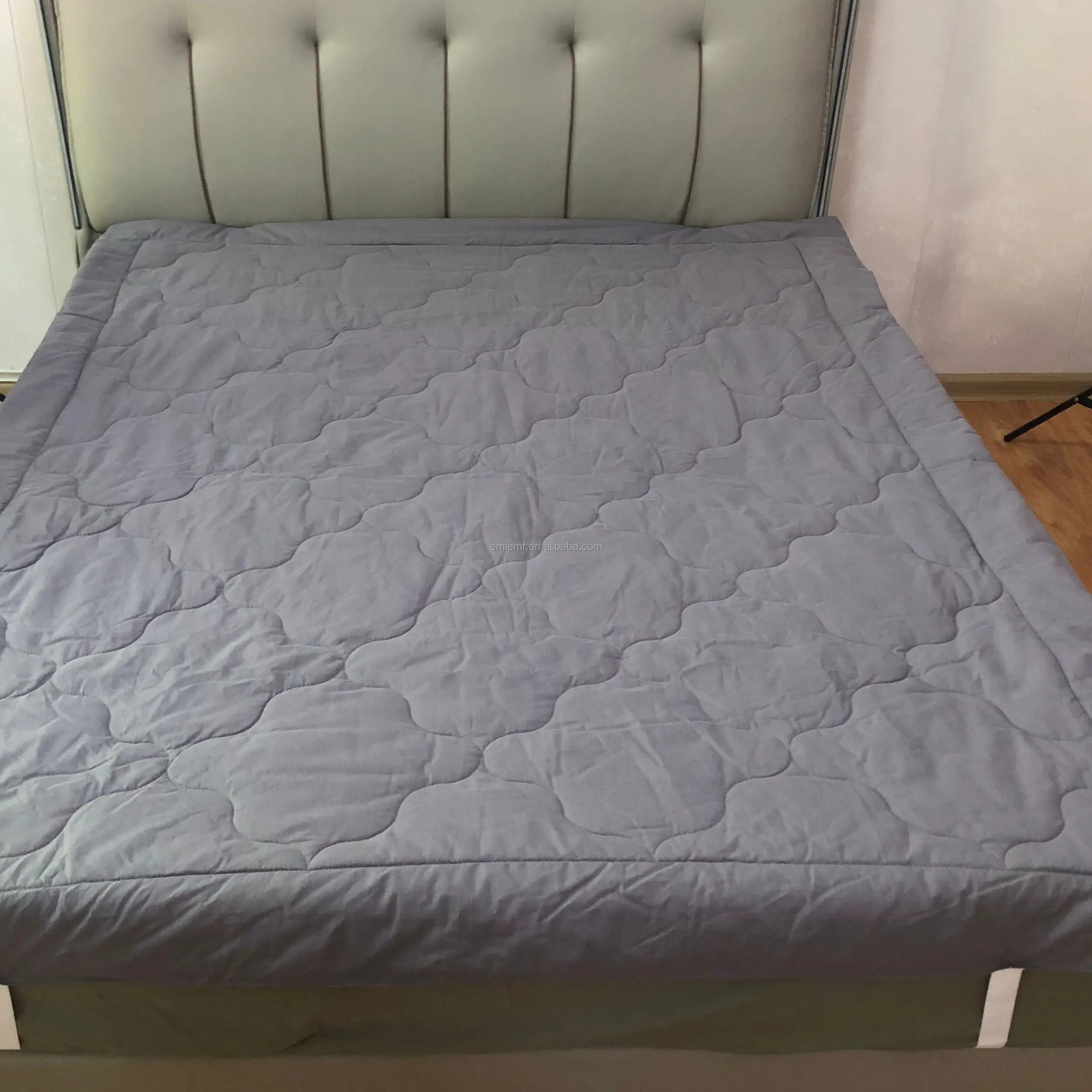 Grounded Plush Silver Sleep Pad Seat Pad Bed Blanket  Connect To the Earth Sofa Cushion With Grounding Cord Earthing Mat