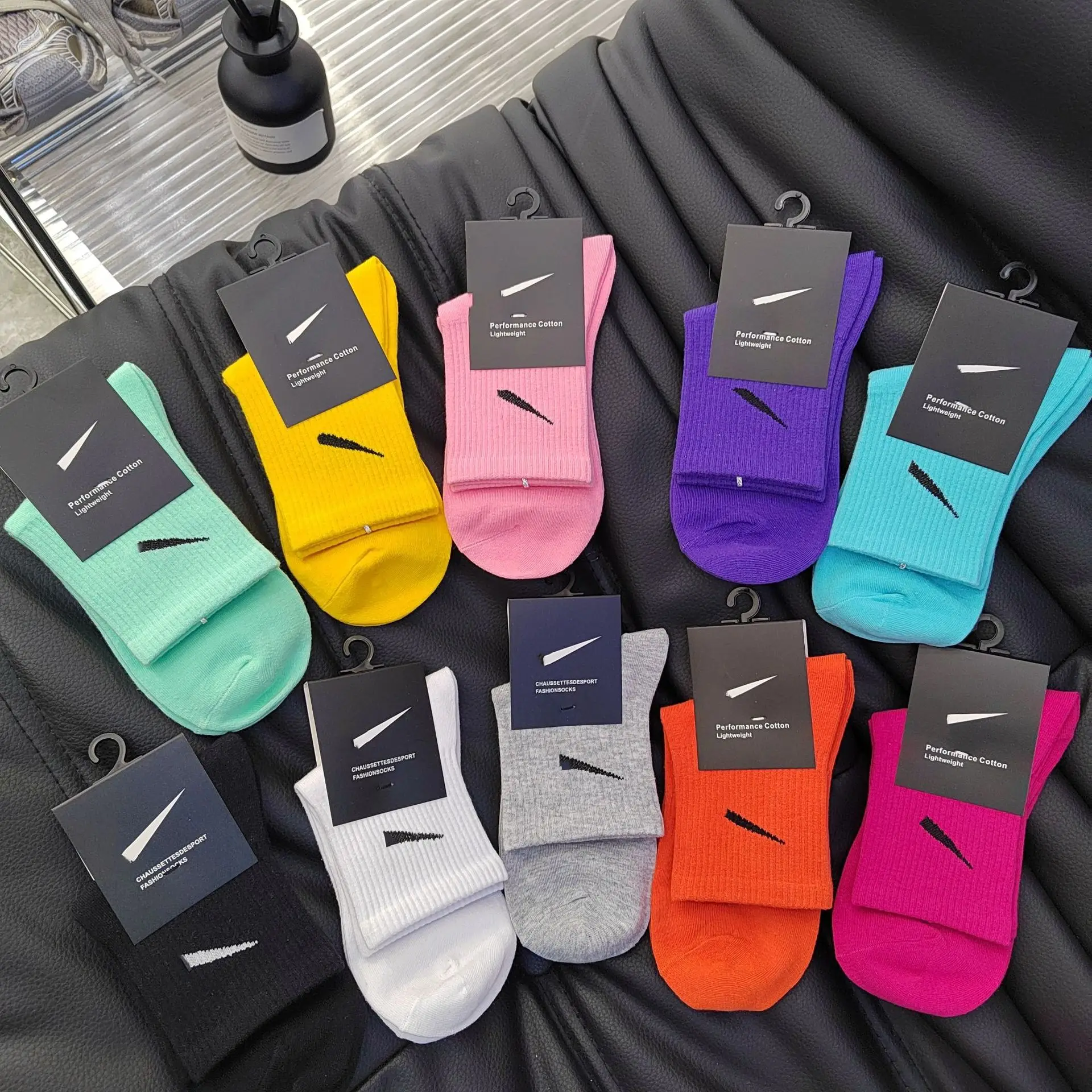 Wholesale Customized Color Logo Mens Gym Fitness Socks Anti-Bacterial Anti-Foul Spandex Socks Running Sports Socks