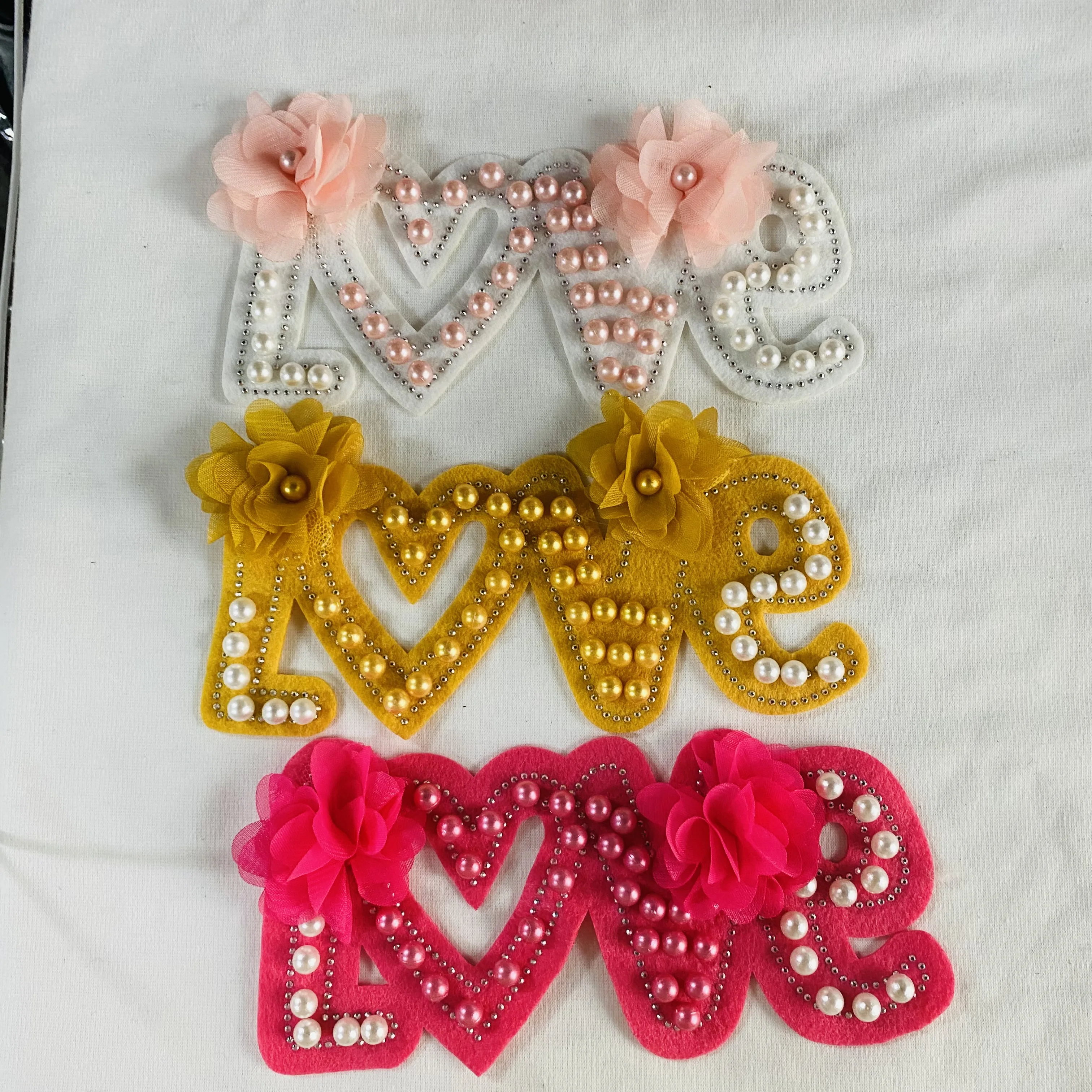 White 3D Chiffon Flower Pearl Beads T-Shirt Embroidery Patch For Sweater