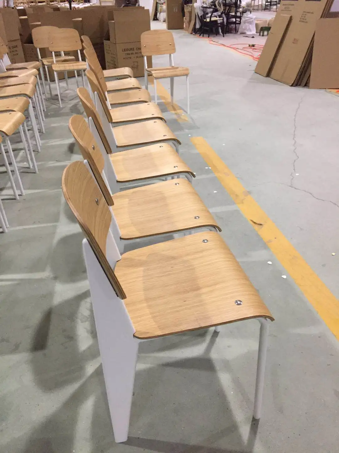 Modern Restaurant KFC Powder coated Frame plywood Jean Prouve Standard chair Restaurant Dining Cafe Chair