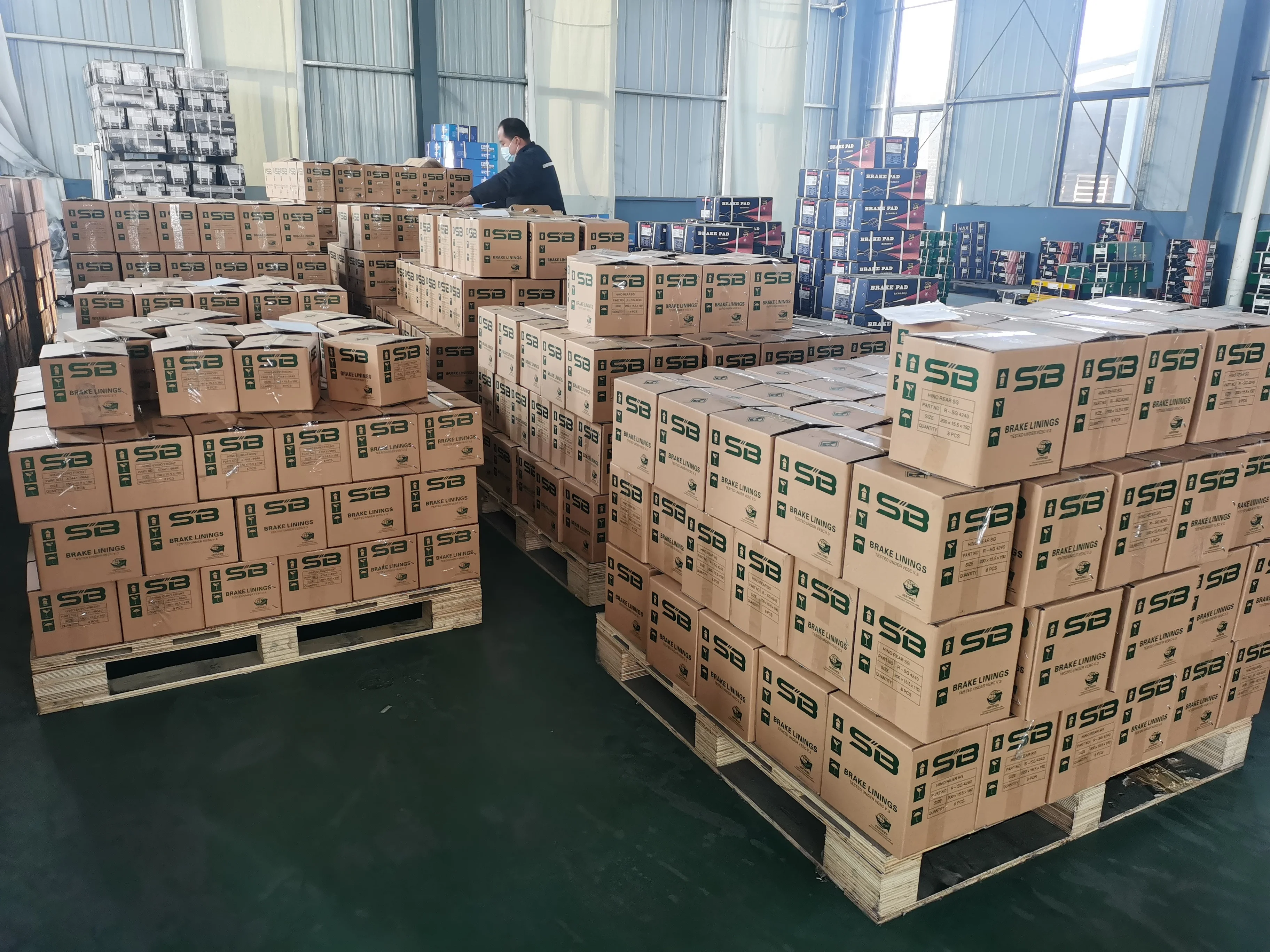 China truck brake lining manufacturer yutong bus brake spare parts brake linings