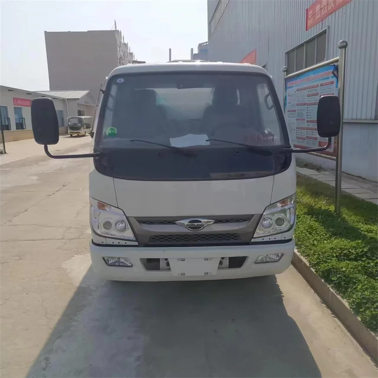 Multi functional and efficient  Foton small 5 CBM Square tank body water truck  sprinkler  Watering Car water spraying vehicle