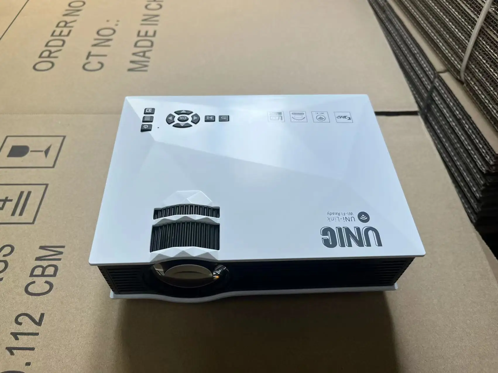 2000 lumens 1080p Basic/android short throw beamer 4k USB Video Wifi Micro HD LED Home Theater Android Pocket Projector