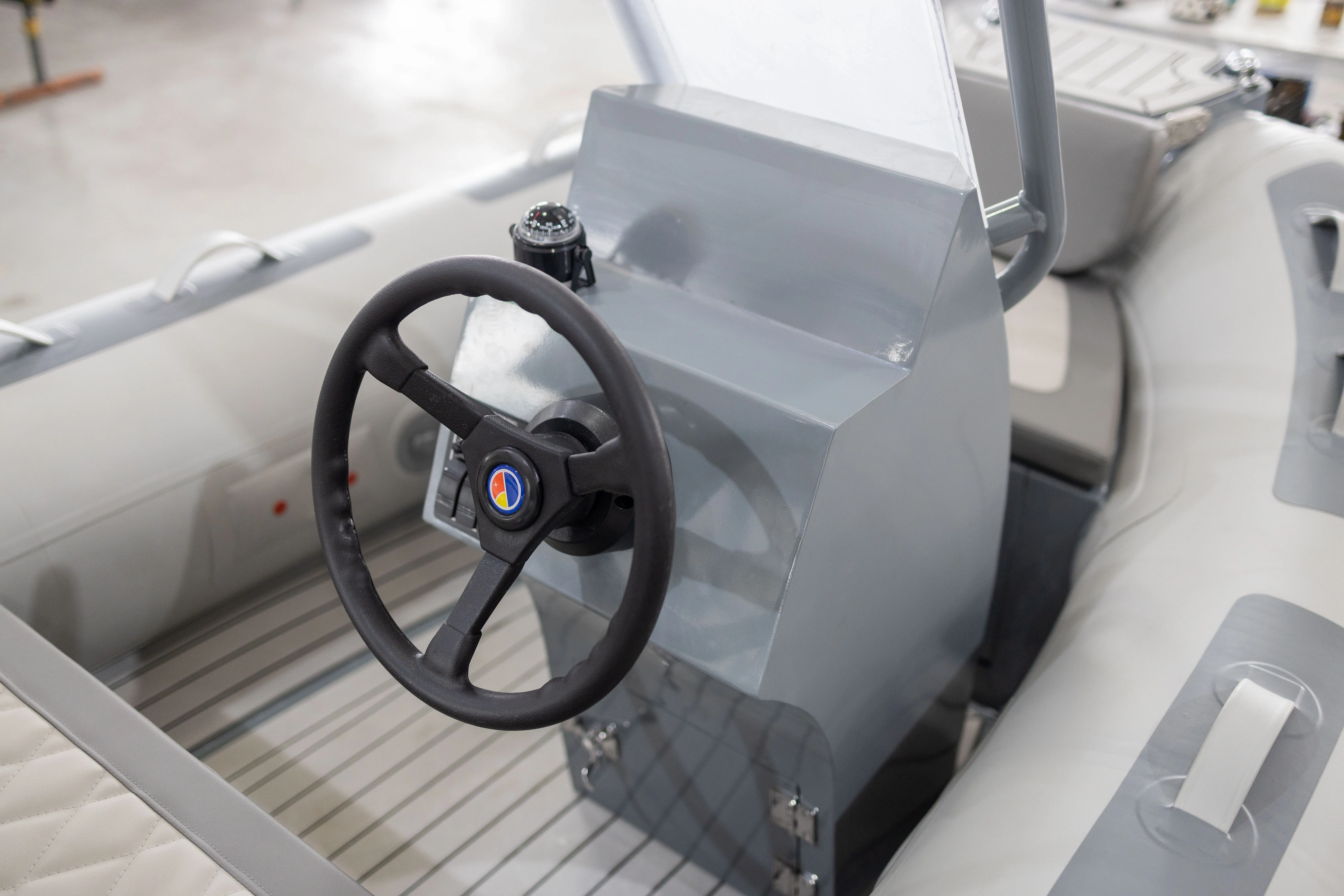 High Performance3 people Aluminum Hull PVC/Hypalon RIB Boat With Navigation lights and Seats for Life-saving