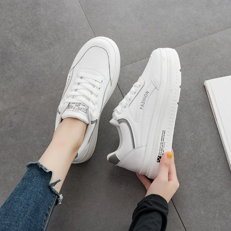 Весенняя дышащая маленькая белая Женская Базовая обувь для бега на толстой подошве для отдыха