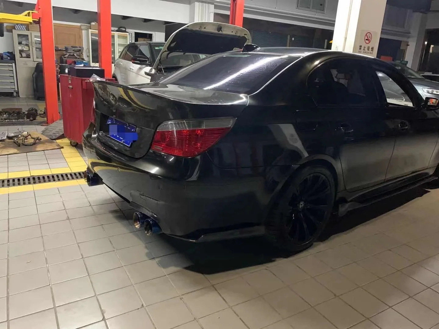 
For BMW E60 M5 Trunk Boot Lid 