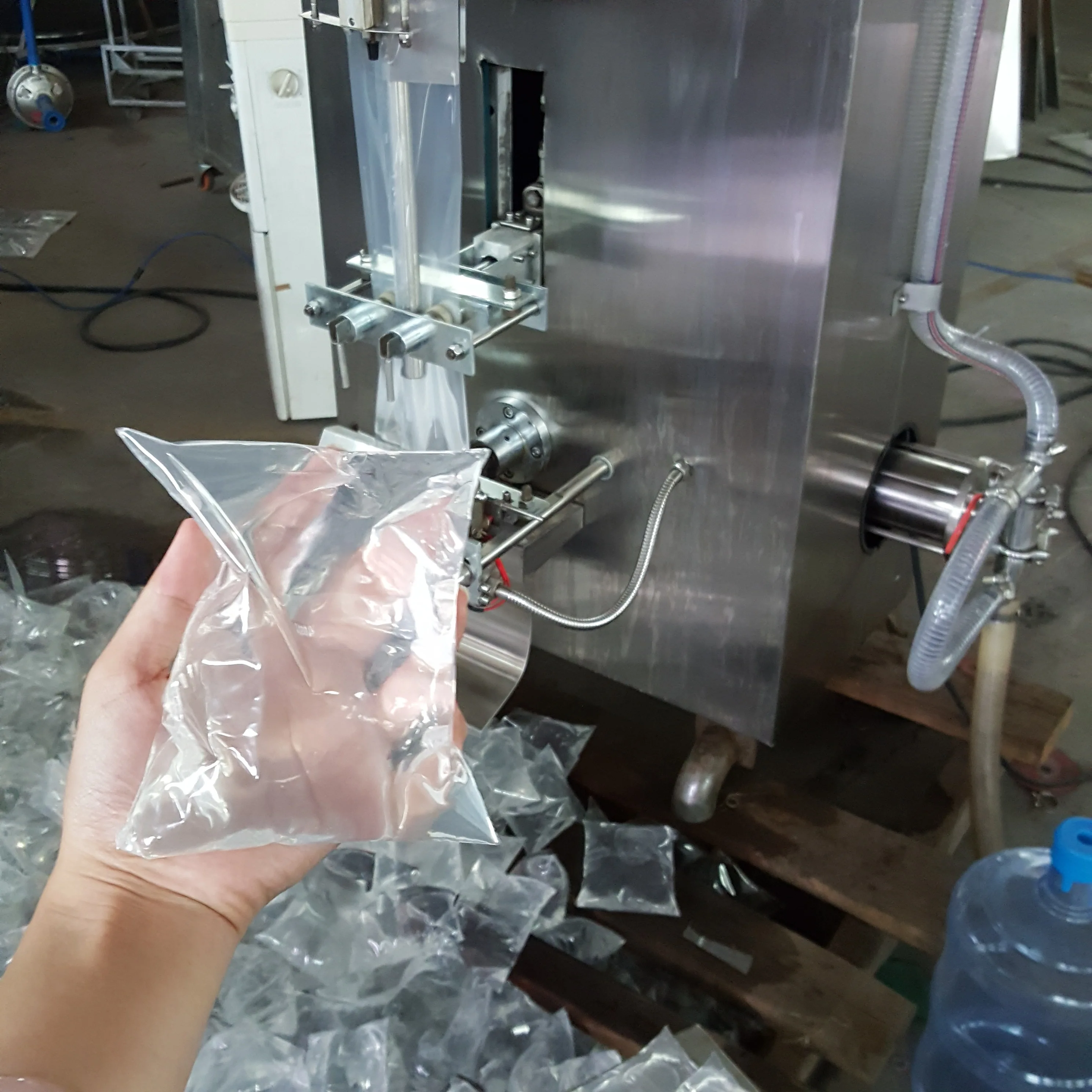 sachet pure water production line / Automatic PE Film Pouch Liquid Packing Machine