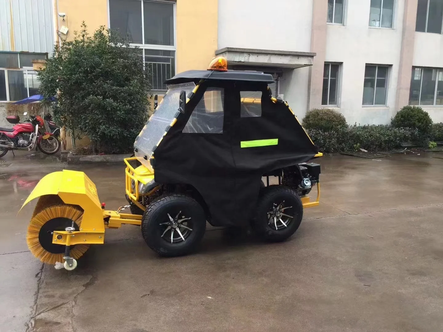 Driving Gasoline Diesel-powered dual-engine multi-function high wear-resistant roller  ATV Four-wheel drive snowplow