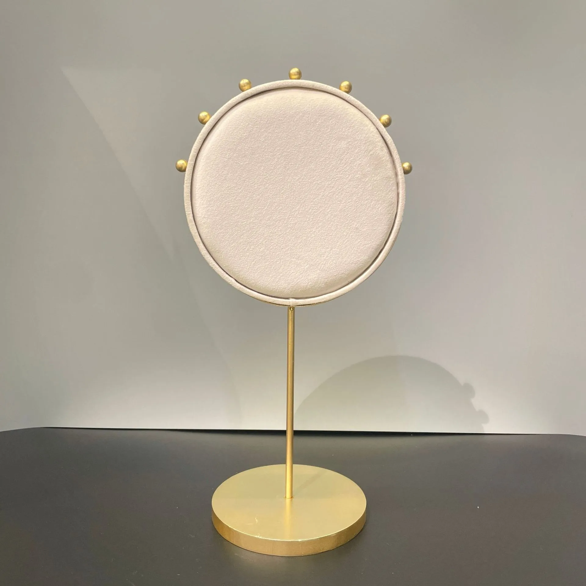 White Metal Velvet Jewelry Display Stand Wholesale Stand Necklace Jewelry Display Stand Show Case Jewellery Showcase