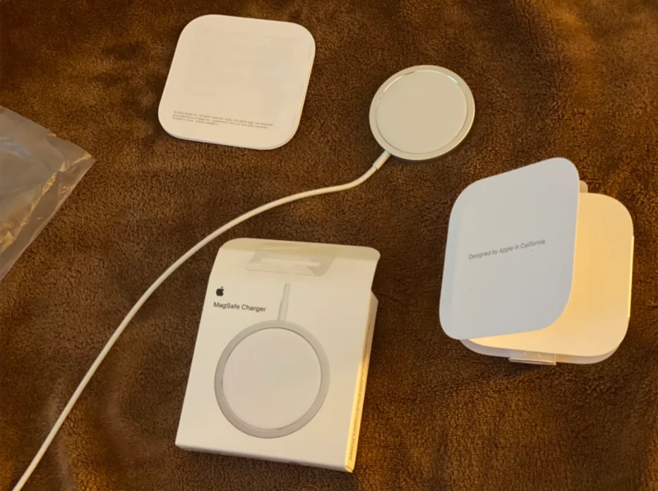 
In Stock Magsafing Charger 15W Magsafing Wireless Charger Fast Magsafing For Iphone 12 Charger 