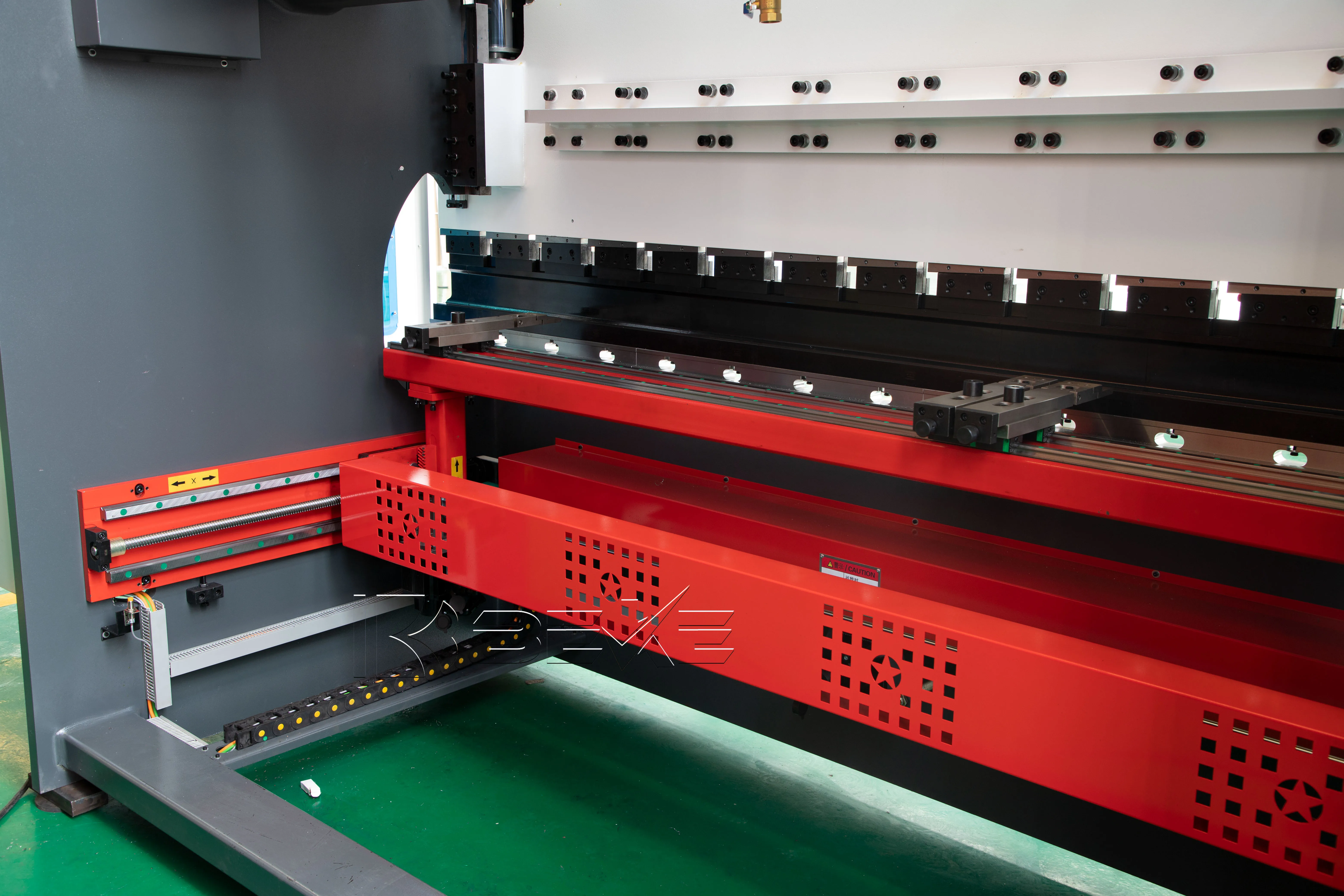 High cost performance WE67K 135T3200 4+1 Axis bending machine cheap Domestic press brake machine