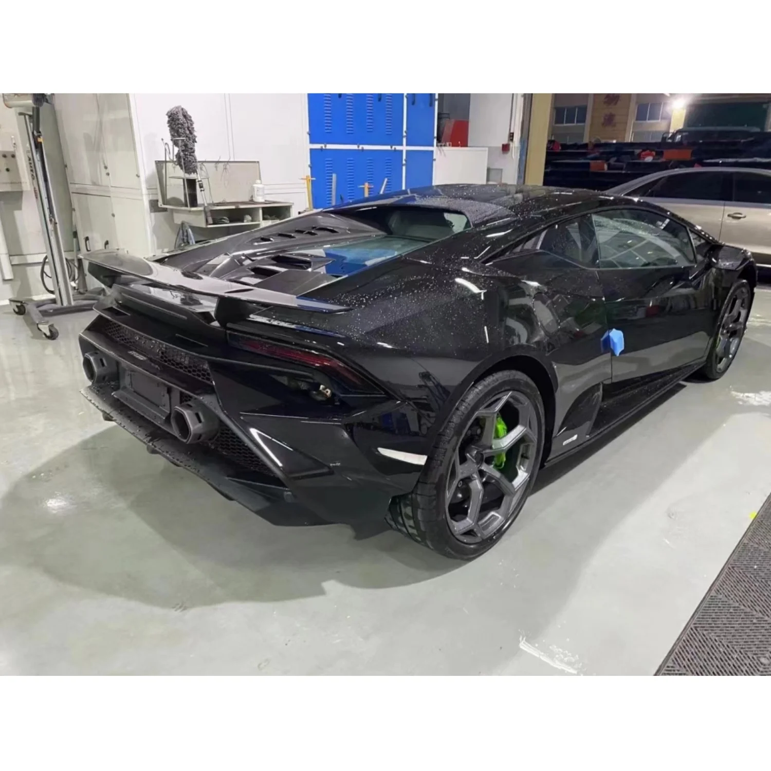 High quality 580 610 EVO car base suitable for Porsche 580 610 EVO RWD style dry carbon fiber base