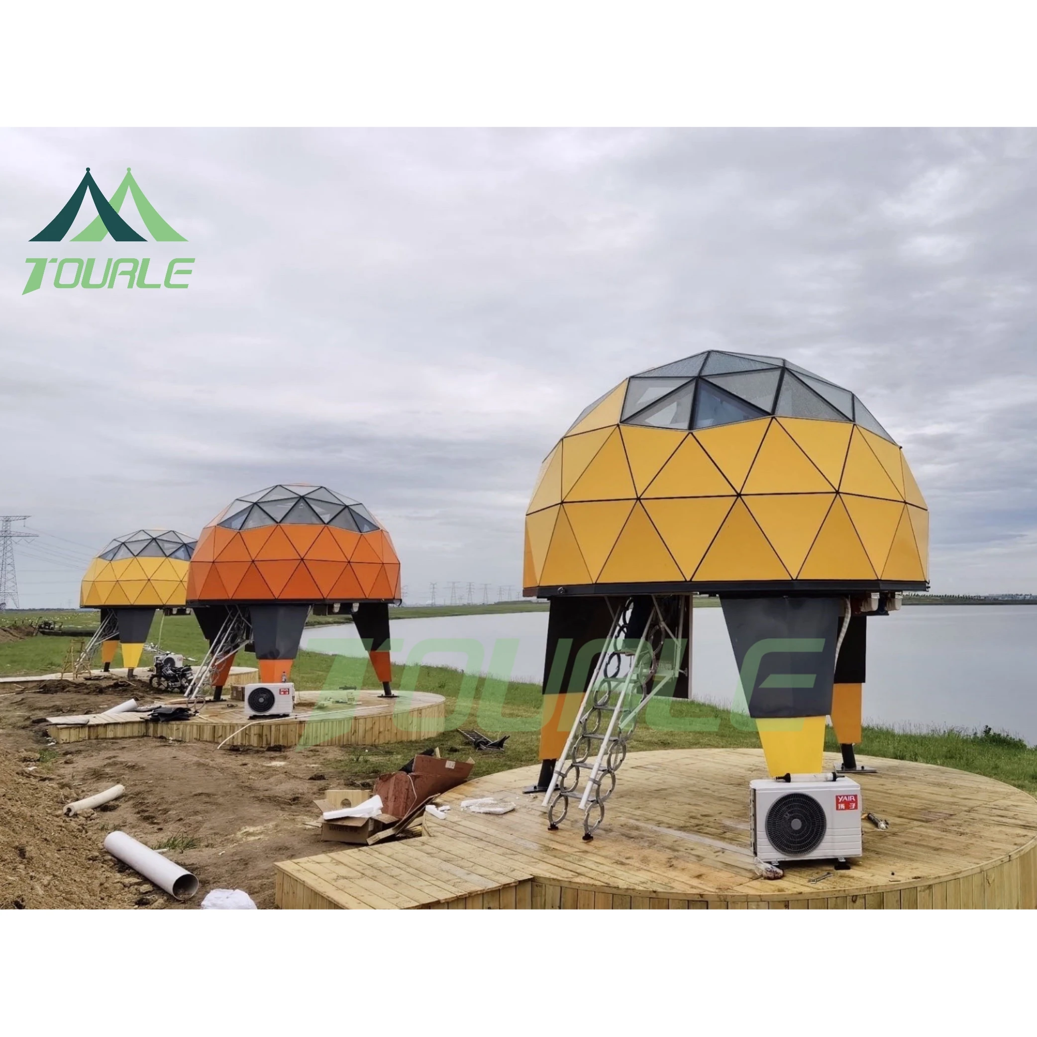 Double-storey attic geodesic dome scenic hotel accommodation housing space technology sense Star Capsule