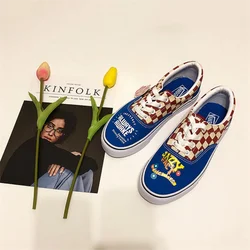 2021 New sneakers Hand-Painted Graffiti Canvas Shoes Ladies Ins Plaid Couple Skateboard Shoes for men and women
