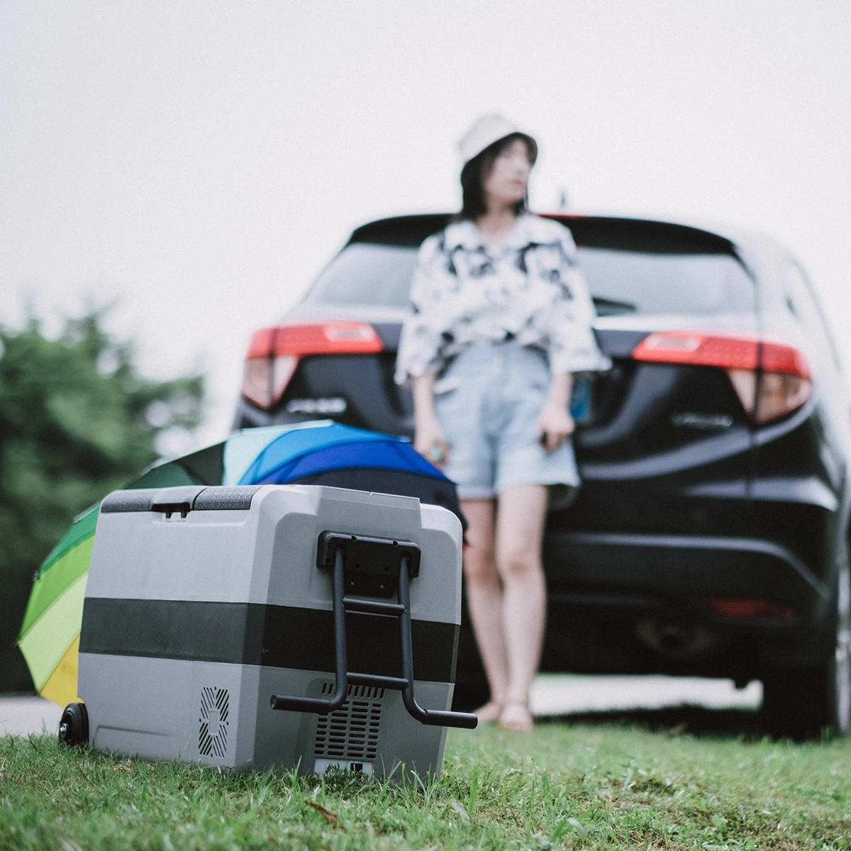 Alpicool 12v Portable Electric Auto Electronics Dual Zone Car Refrigerator with Wheels and Handle