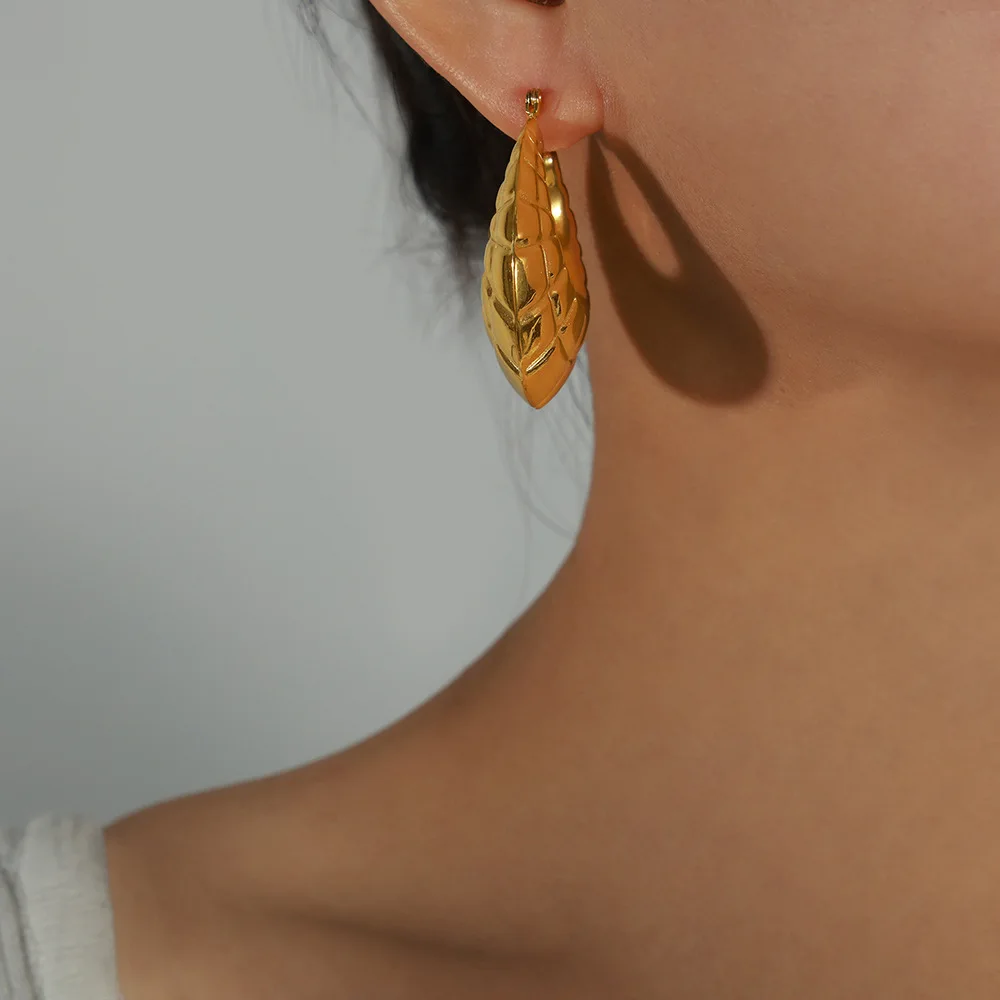 Aretas Trending Products 2023 New Arrivals Statement Earrings Stainless Steel Jewelry Texture Thick Chunky Huggie Hoop Earrings