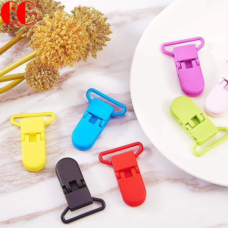 Factory Gripping Teeth Bib Toy Holder Clip Mixed Color Strap Webbing Suspender Clip Colorful Logo Custom Plastic Pacifier Clips