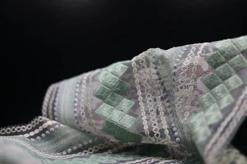 TUTON Elegant Multi Color Metallic Yarn Embroidery Fabric Mesh Bridal Lace Fabric For Dress