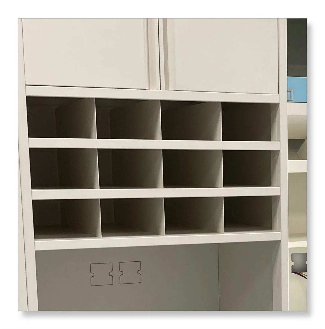 Medical Furniture Work Bench with Wall Cupboard Cabinet Work Bench Hospital Pharmacy Lab Work Bench